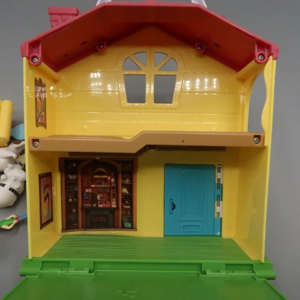 Disney Junior Puppy Dog Pals Stow N' Go Playset with Figures Yellow House 8